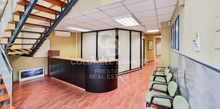 Коммерческая недвижимость 264м² в Сант-Андреу, Барселона, Каталония, Испания № 2507