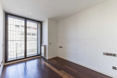 Apartamento de 3 dormitorios en venta en Barcelona, Cataluña, Spain № 1778 - foto 18