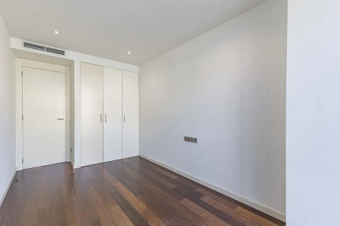 Apartamento de 3 dormitorios en venta en Barcelona, Cataluña, Spain № 1778 - foto 15