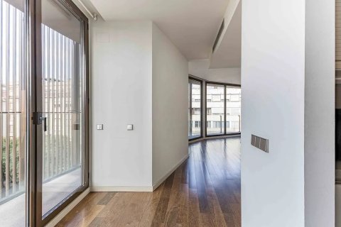 Apartamento de 3 dormitorios en venta en Barcelona, Cataluña, Spain № 1778 - foto 11