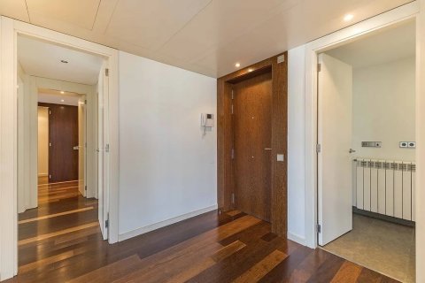 Apartamento de 3 dormitorios en venta en Barcelona, Cataluña, Spain № 1778 - foto 7