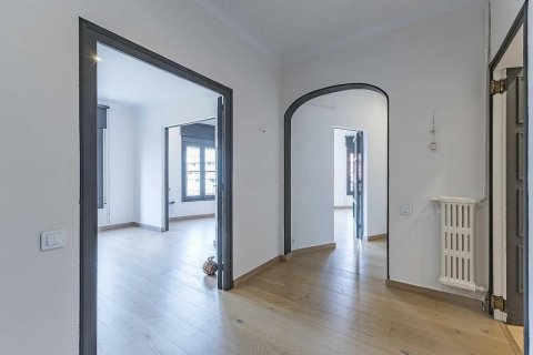 4 chambres apartment à vendre à Barcelona, Catalonia, Spain № 1779 - photo 3