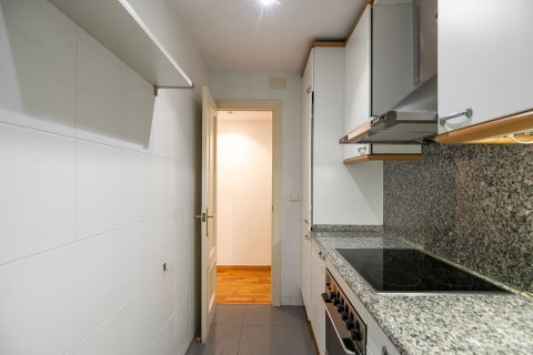 Купить квартиру в Барселона, Испания с 4 комнаты, 79м², № 6245 - фото 22
