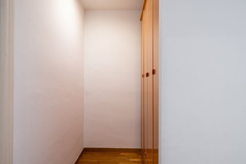 Купить квартиру в Барселона, Испания с 4 комнаты, 79м², № 6245 - фото 12