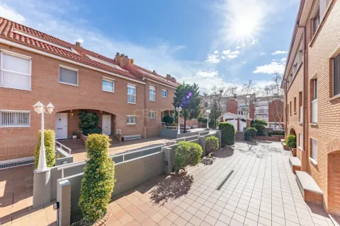 Сasa de 5 dormitorios en venta en Molins de Rei, Barcelona, Cataluña, Spain № 6900 - foto 3