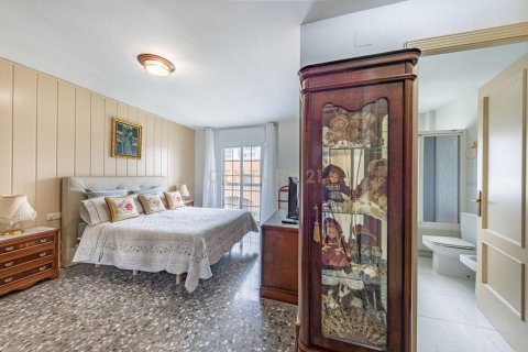 Сasa de 5 dormitorios en venta en Molins de Rei, Barcelona, Cataluña, Spain № 6900 - foto 24