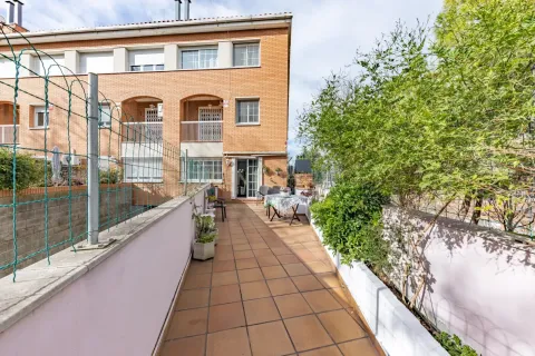 Сasa de 5 dormitorios en venta en Molins de Rei, Barcelona, Cataluña, Spain № 6900 - foto 16