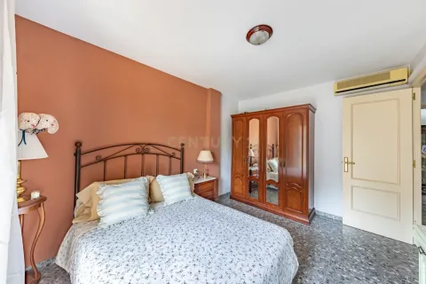 Сasa de 5 dormitorios en venta en Molins de Rei, Barcelona, Cataluña, Spain № 6900 - foto 20