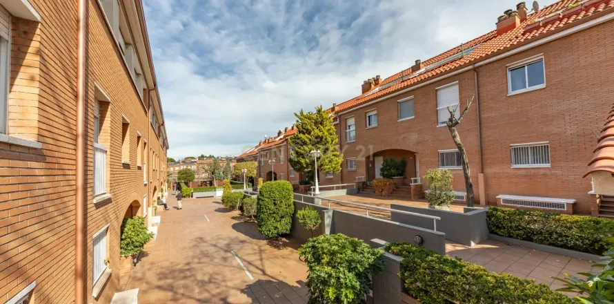 Сasa de 5 dormitorios en venta en Molins de Rei, Barcelona, Cataluña, Spain № 6900