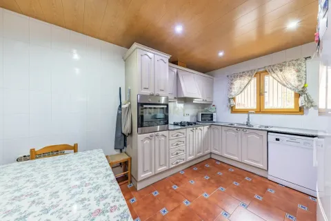 Сasa de 5 dormitorios en venta en Molins de Rei, Barcelona, Cataluña, Spain № 6900 - foto 9