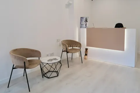 Tienda al por menor de 4 dormitorios en venta en Barcelona, Cataluña, Spain № 6899 - foto 4