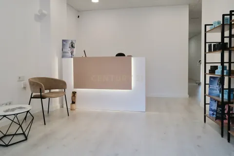 4 bedrooms retail store for sale in Barcelona, Catalonia, Spain № 6899