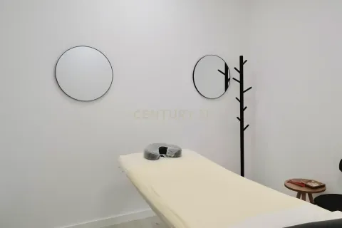 Tienda al por menor de 4 dormitorios en venta en Barcelona, Cataluña, Spain № 6899 - foto 12