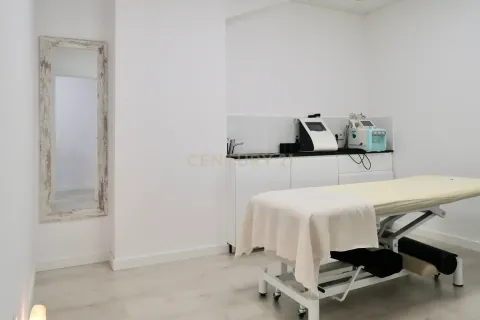 Tienda al por menor de 4 dormitorios en venta en Barcelona, Cataluña, Spain № 6899 - foto 7