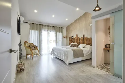 Сasa de 5 dormitorios en venta en Terrassa, Barcelona, Cataluña, Spain № 6896 - foto 15