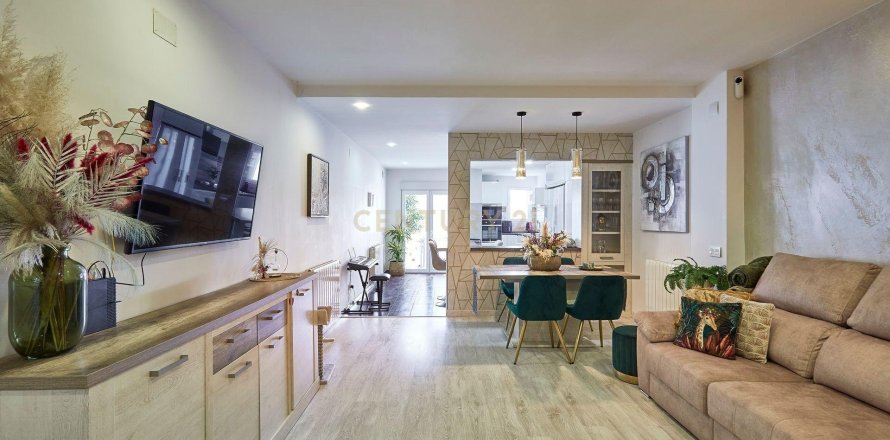 Сasa de 5 dormitorios en venta en Terrassa, Barcelona, Cataluña, Spain № 6896