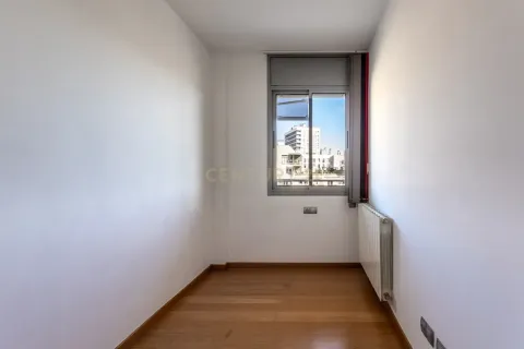 Apartamento de 3 dormitorios en venta en Badalona, Barcelona, Cataluña, Spain № 6897 - foto 21