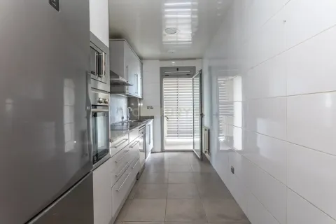 Apartamento de 3 dormitorios en venta en Badalona, Barcelona, Cataluña, Spain № 6897 - foto 12
