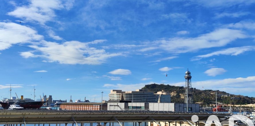 4 bedrooms apartment for sale in Barcelona, Catalonia, Spain № 4656