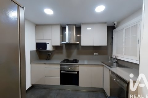 4 bedrooms apartment for sale in Barcelona, Catalonia, Spain № 4656 - photo 24