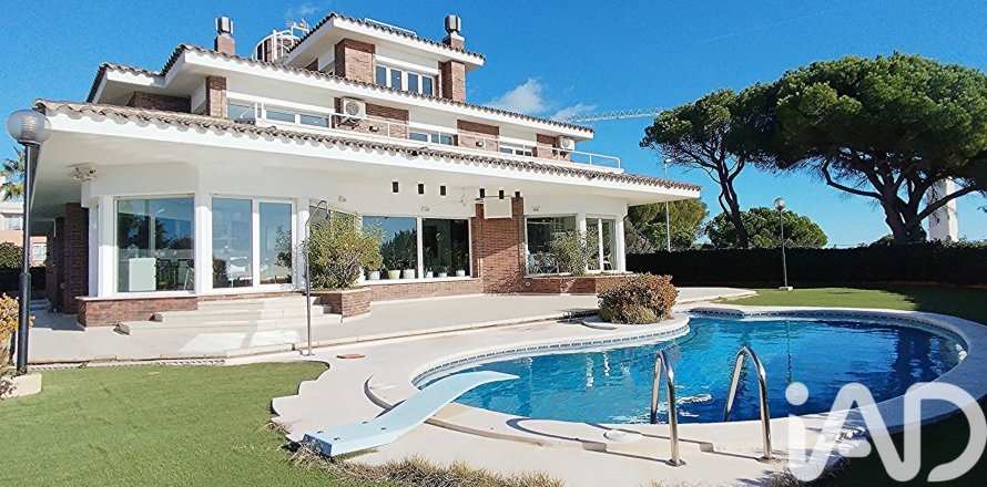 6 bedrooms house for sale in Torredembarra, Tarragona, Catalonia, Spain № 4653