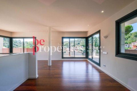 Купить дом в Сан-Кугат-дель-Вальес, Испания с 6 спален, 550м², № 2241 - фото 5