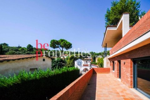 Купить дом в Сан-Кугат-дель-Вальес, Испания с 6 спален, 550м², № 2241 - фото 4