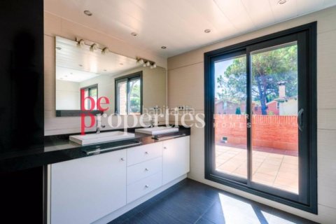 Купить дом в Сан-Кугат-дель-Вальес, Испания с 6 спален, 550м², № 2241 - фото 27