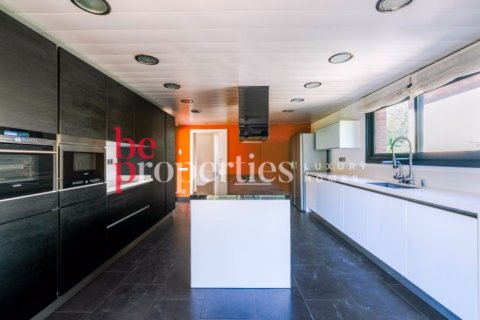 Купить дом в Сан-Кугат-дель-Вальес, Испания с 6 спален, 550м², № 2242 - фото 19