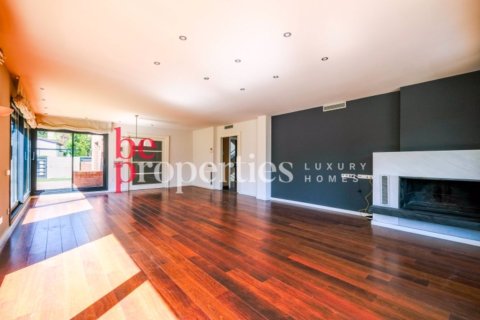 Купить дом в Сан-Кугат-дель-Вальес, Испания с 6 спален, 550м², № 2242 - фото 3