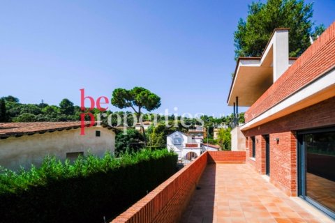 Купить дом в Сан-Кугат-дель-Вальес, Испания с 6 спален, 550м², № 2242 - фото 4