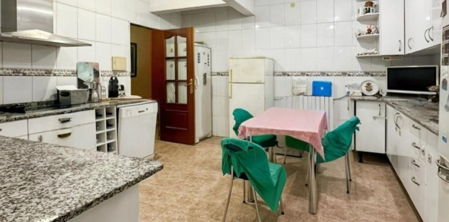 Apartamento de 6 dormitorios en venta en Gràcia, Barcelona, Cataluña, Spain № 2246