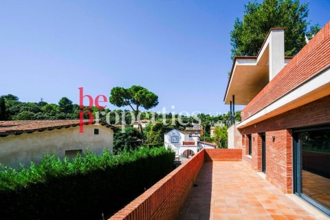 Купить дом в Сан-Кугат-дель-Вальес, Испания с 6 спален, 589м², № 2240 - фото 11