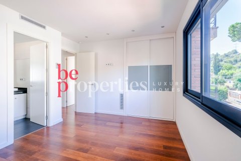 Купить дом в Сан-Кугат-дель-Вальес, Испания с 6 спален, 589м², № 2240 - фото 2