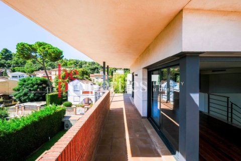 Купить дом в Сан-Кугат-дель-Вальес, Испания с 6 спален, 589м², № 2240 - фото 19