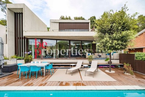 Дом с 6 спальнями в Сан-Кугат-дель-Вальесе, Барселона, Каталония, Испания № 2243