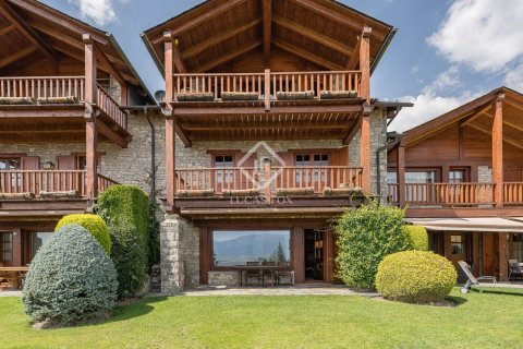 Вилла с 5 спальнями в Героне, Каталония, Испания № 2709