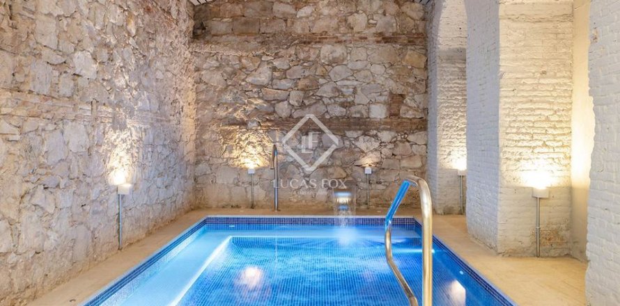 Квартира с 2 спальнями в Ситжесе, Барселона, Каталония, Испания № 2703