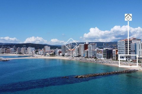 Квартира с 3 спальнями в Калонже, Герона, Каталония, Испания № 2706