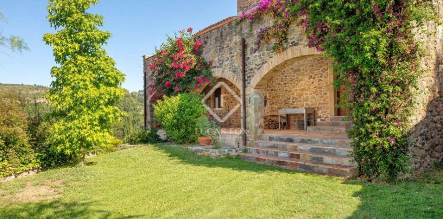 Дом с 4 спальнями в Героне, Каталония, Испания № 2705