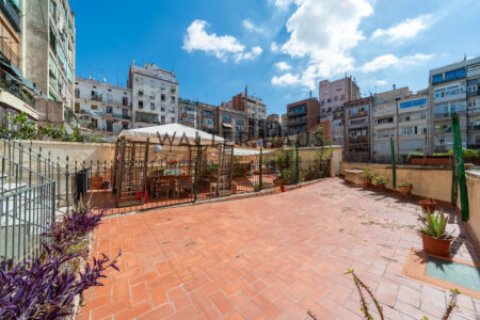 Дом с 6 спальнями в Эшампле, Барселона, Каталония, Испания № 2210