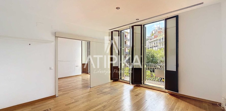 Квартира с 2 спальнями в Эшампле, Барселона, Каталония, Испания № 2359