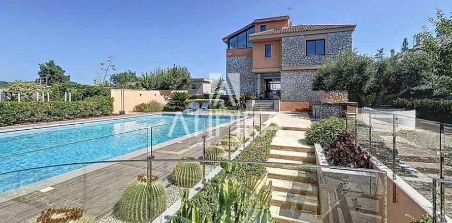 Вилла с 5 спальнями в Ситжесе, Барселона, Каталония, Испания № 2363