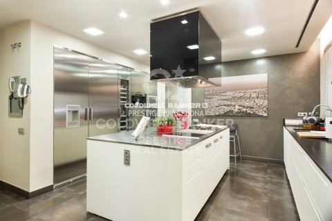 5 bedrooms apartment for sale in Barcelona, Catalonia, Spain № 6053 - photo 9