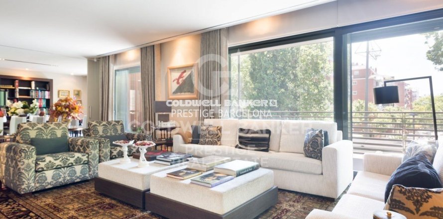 5 bedrooms apartment for sale in Barcelona, Catalonia, Spain № 6053