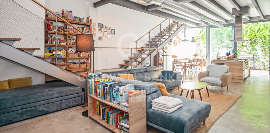 3 bedrooms duplex for sale in Badalona, Barcelona, Catalonia, Spain № 5657