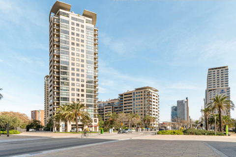 Купить квартиру в Барселона, Испания с 3 спальни, 113м², № 1198 - фото 3