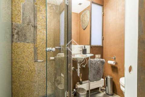 Купить квартиру в Старый город, Барселона, Испания с 2 спальни, 85м², № 2739 - фото 23