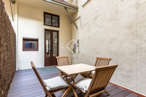 Купить квартиру в Старый город, Барселона, Испания с 2 спальни, 85м², № 2739 - фото 2