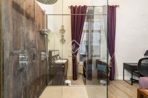 Купить квартиру в Старый город, Барселона, Испания с 2 спальни, 85м², № 2739 - фото 20
